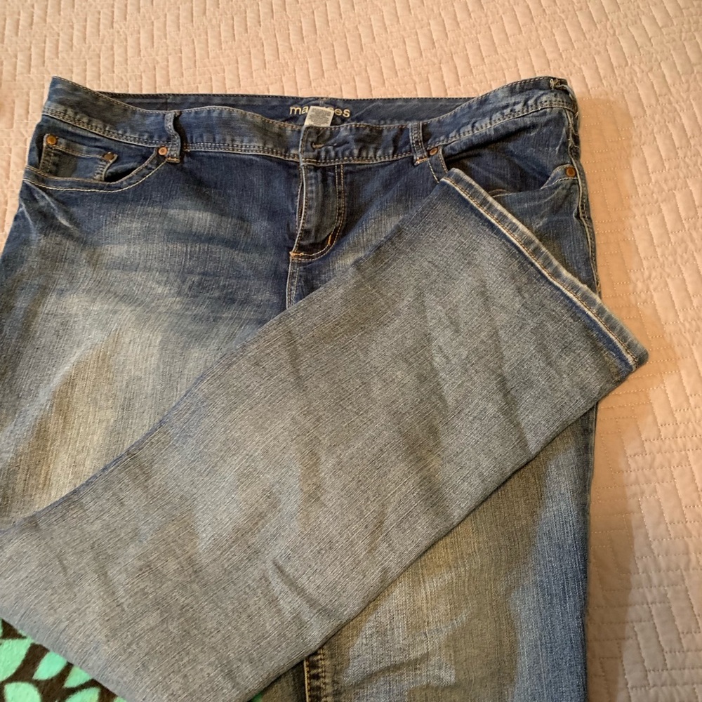 Maurice’s light wash jeans